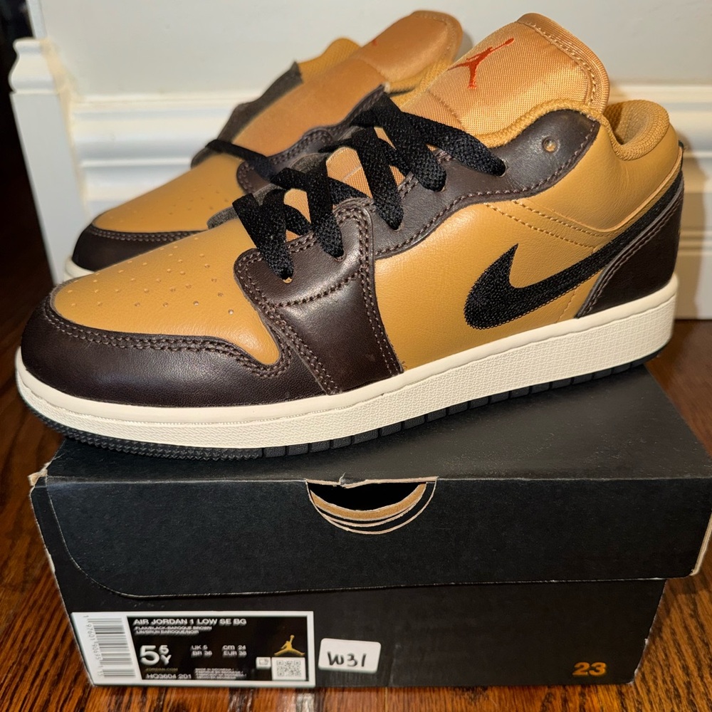 Nike Air Jordan 1 Low SE Flax/Black-Baroque Brown - Picture 2 of 7